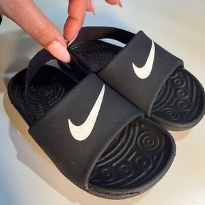 Black Classic Nike Toddler Flip Flops